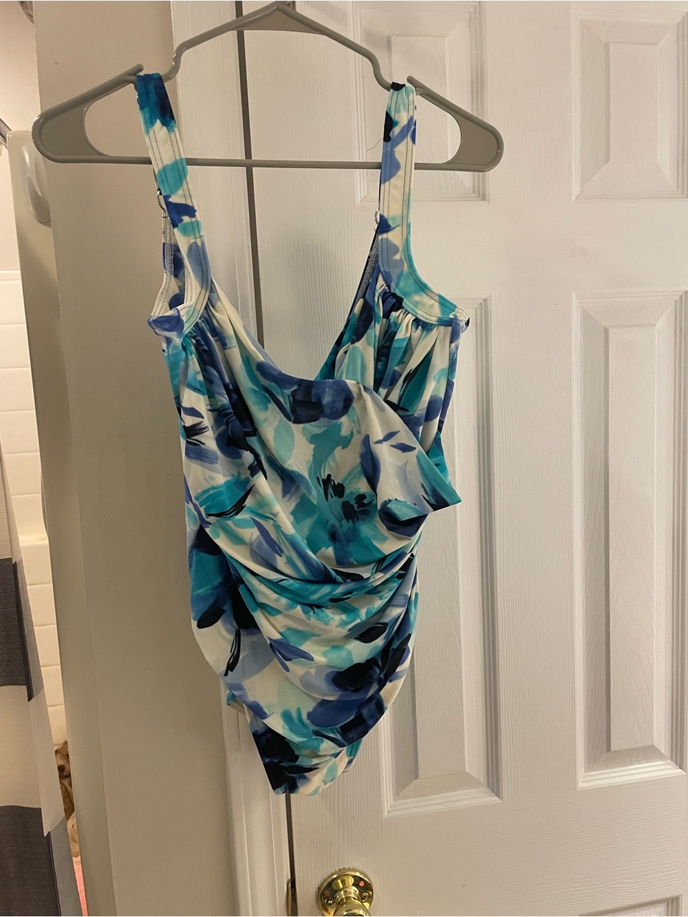Miraclesuit Blue Floral One-Piece Swimsuit tummy control underwire size 14
